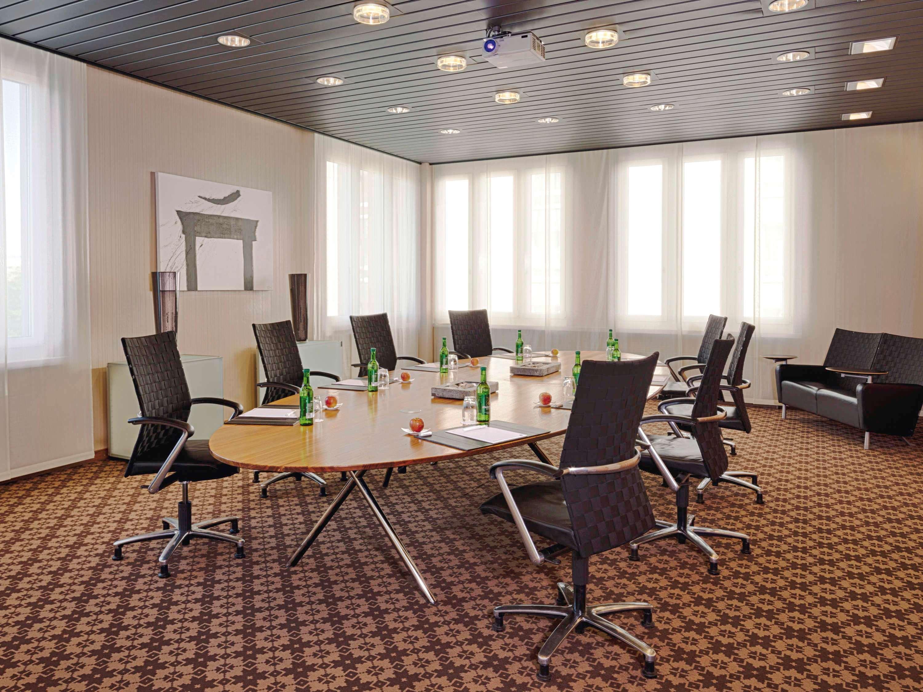 Moevenpick Hotel Zurich Airport Opfikon-Glattbrugg Dış mekan fotoğraf