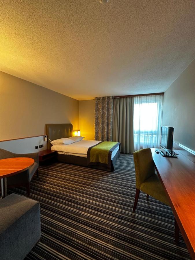 Moevenpick Hotel Zurich Airport Opfikon-Glattbrugg Dış mekan fotoğraf