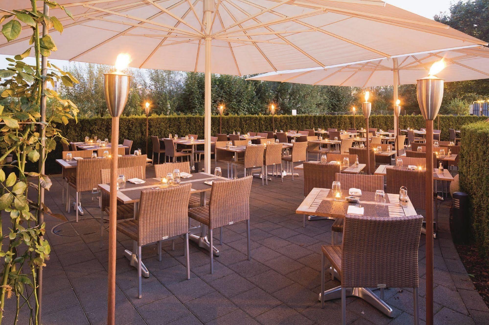 Moevenpick Hotel Zurich Airport Opfikon-Glattbrugg Restoran fotoğraf
