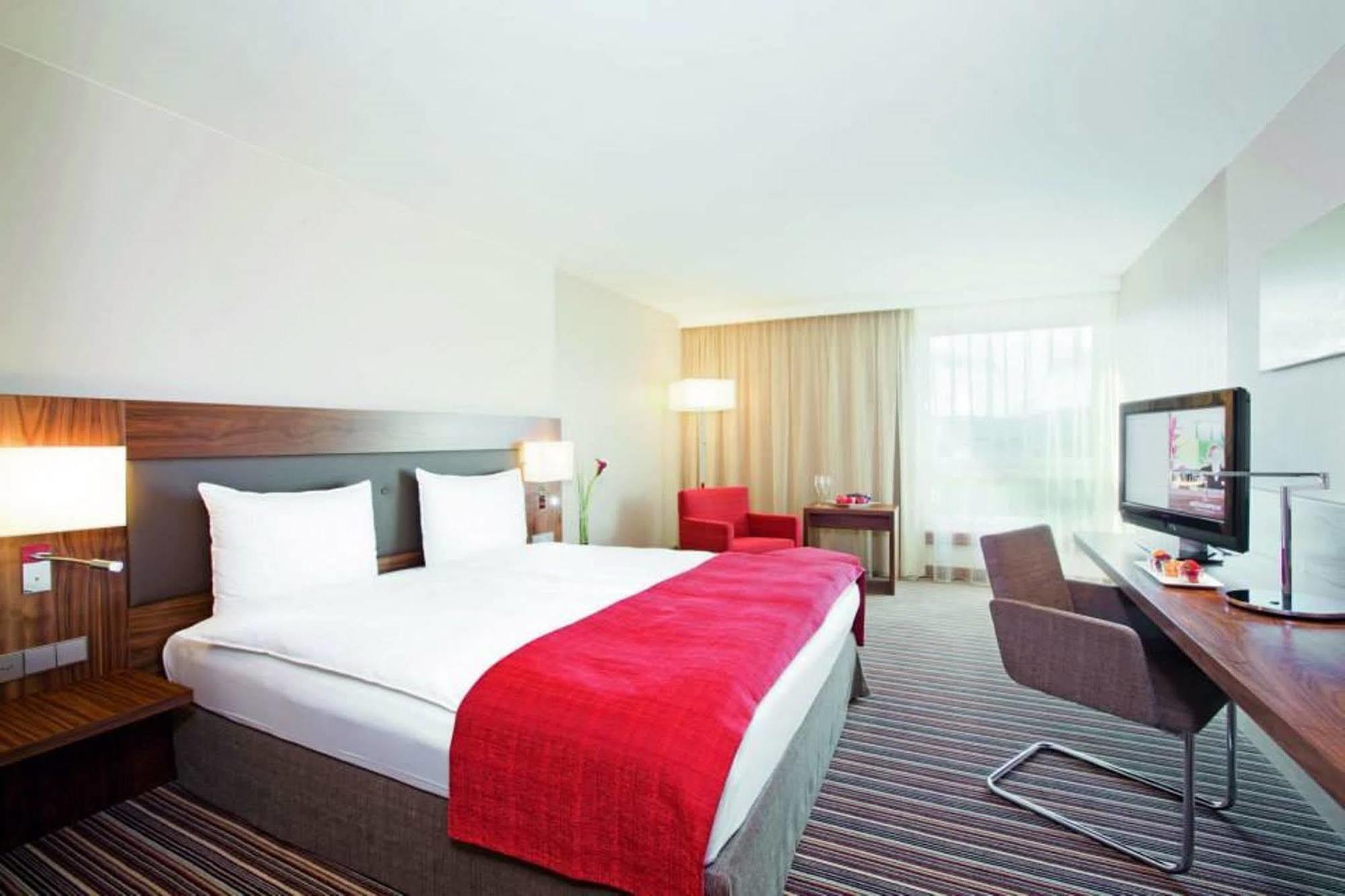 Moevenpick Hotel Zurich Airport Opfikon-Glattbrugg Oda fotoğraf